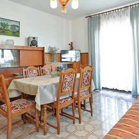 Ana 1684 Apartment Pula