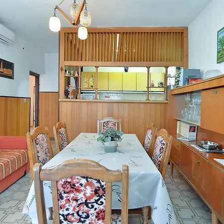 Apartment Ana 1684 Pula