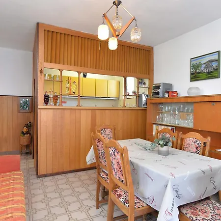Ana 1684 Apartment